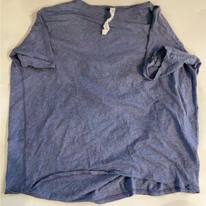 Lululemon back in action short sleeve